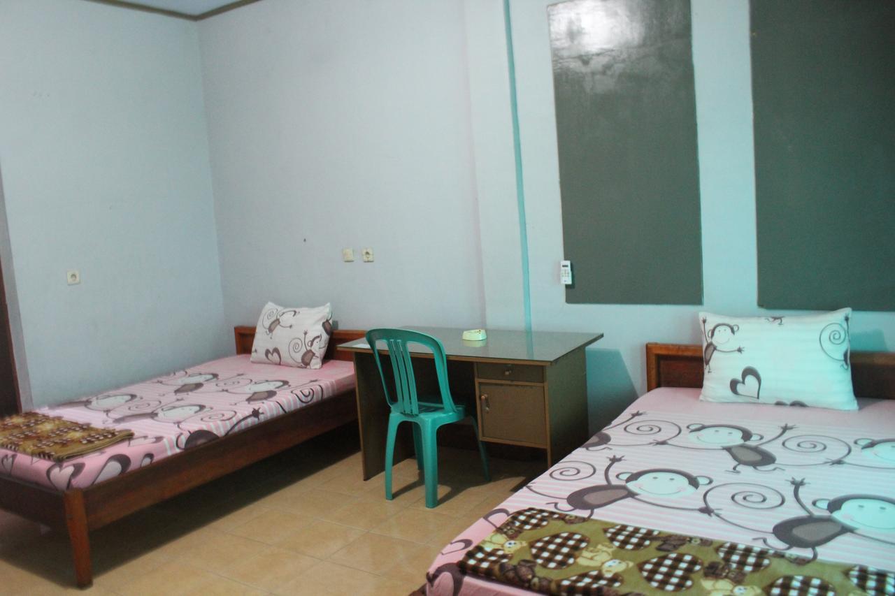 Penginapan Artha Praya Esterno foto